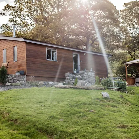 Haven Kirkby In Furness, With Views To The Estuary And Hot Tub, Ideal Romantic Break Soutergate