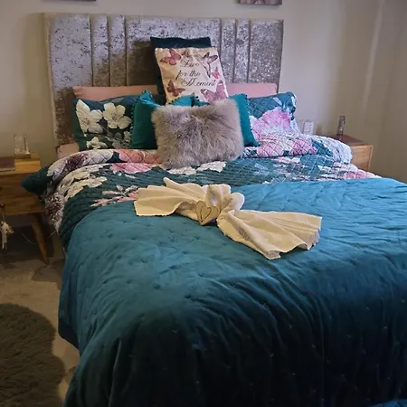 Haven Kirkby In Furness, With Views To The Estuary And Hot Tub, Ideal Romantic Break