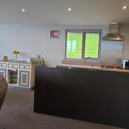 Σπίτι διακοπών Haven Kirkby In Furness, With Views To The Estuary And Hot Tub, Ideal Romantic Break Soutergate