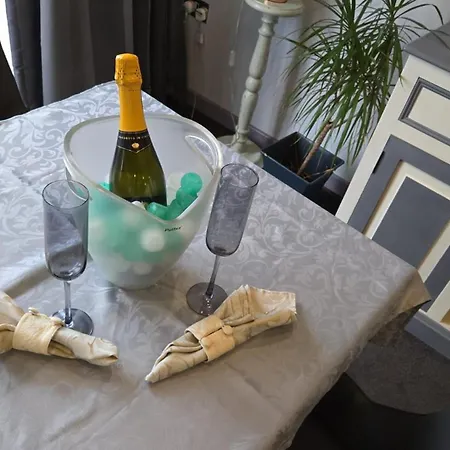 Haven Kirkby In Furness, With Views To The Estuary And Hot Tub, Ideal Romantic Break Soutergate